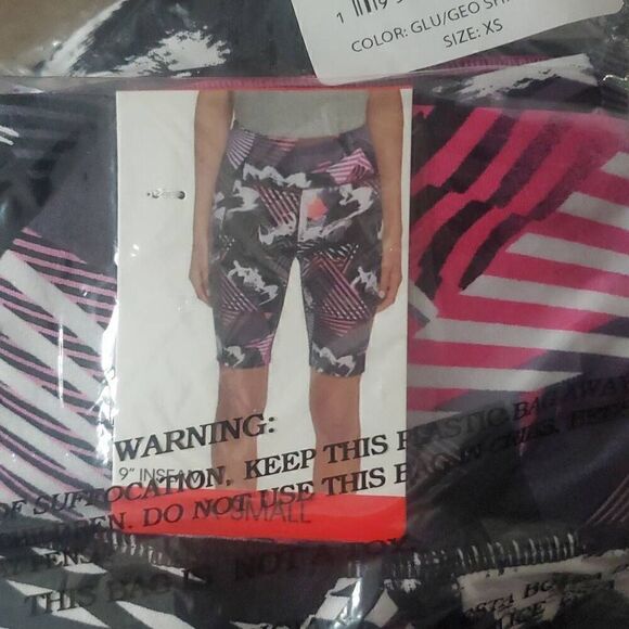 NEW WITH TAGS WOMENS CALVIN KLEIN BIKE SHORTS - Picture 4 of 4